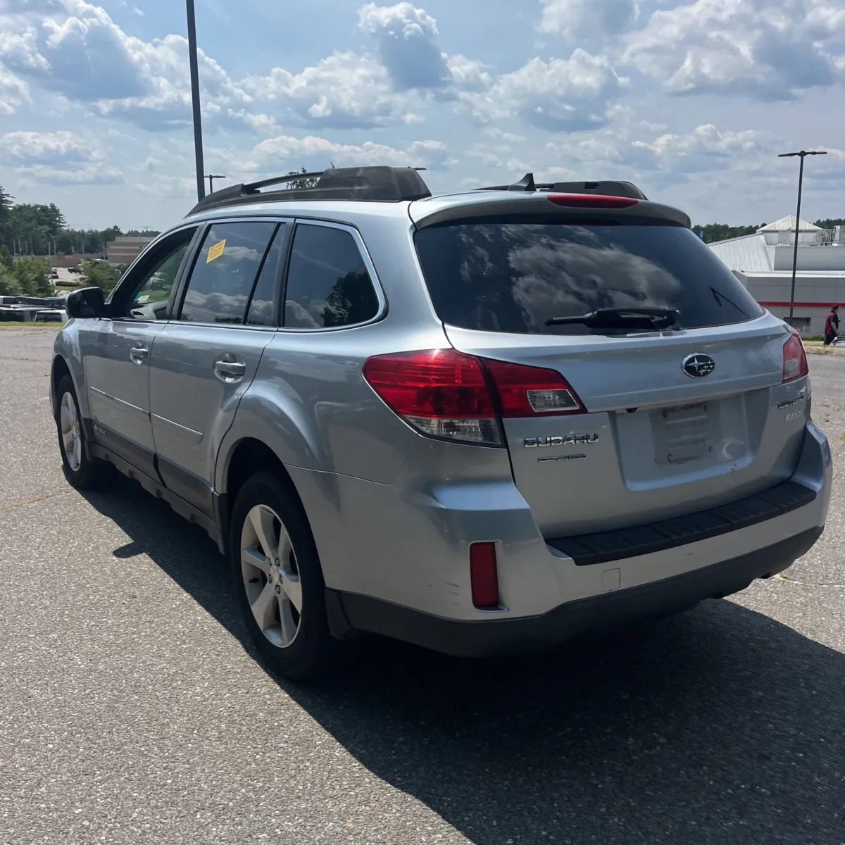 Used 2013 Subaru Outback 2.5i Limited w/ Moonroof Pkg AWD/4WD image 5