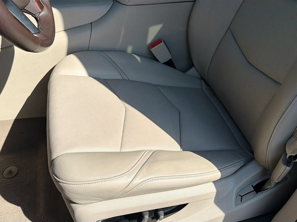 Used 2017 Cadillac Escalade Luxury AWD/4WD image 20
