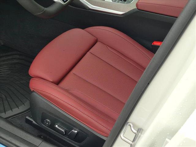 New 2026 BMW 330i Sedan w/ M Sport Package RWD image 4