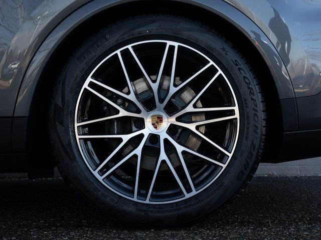 New 2026 Porsche Cayenne E-Hybrid AWD/4WD image 13