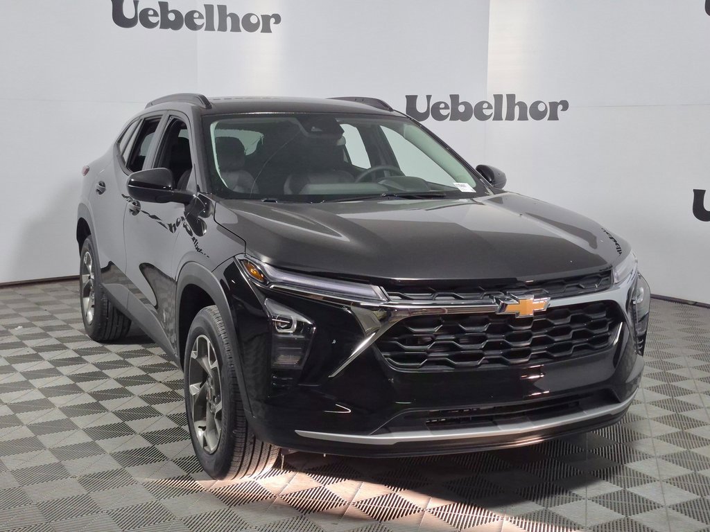 New 2026 Chevrolet Trax LT w/ Driver Confidence Package image 1