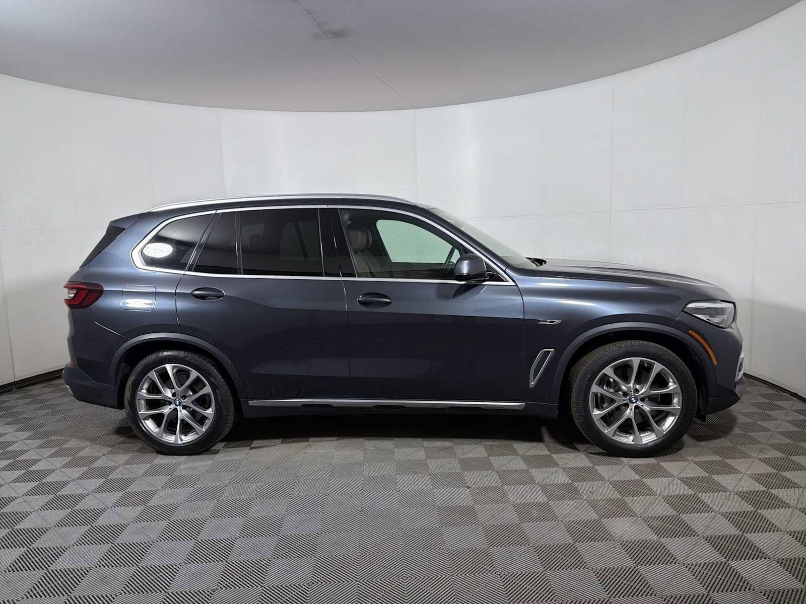 Used 2022 BMW X5 xDrive45e w/ Climate Comfort Package AWD/4WD image 7