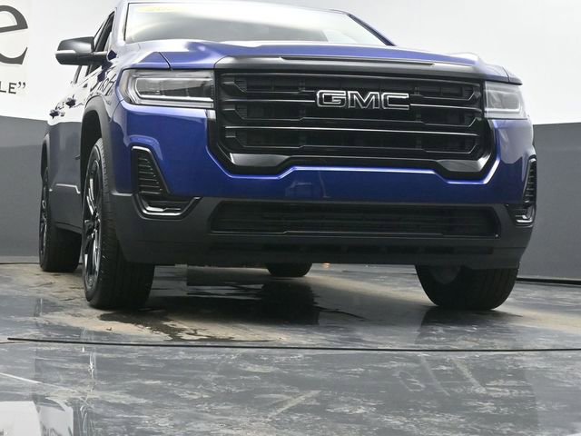 Used 2023 GMC Acadia SLE w/ Driver Convenience Package image 3