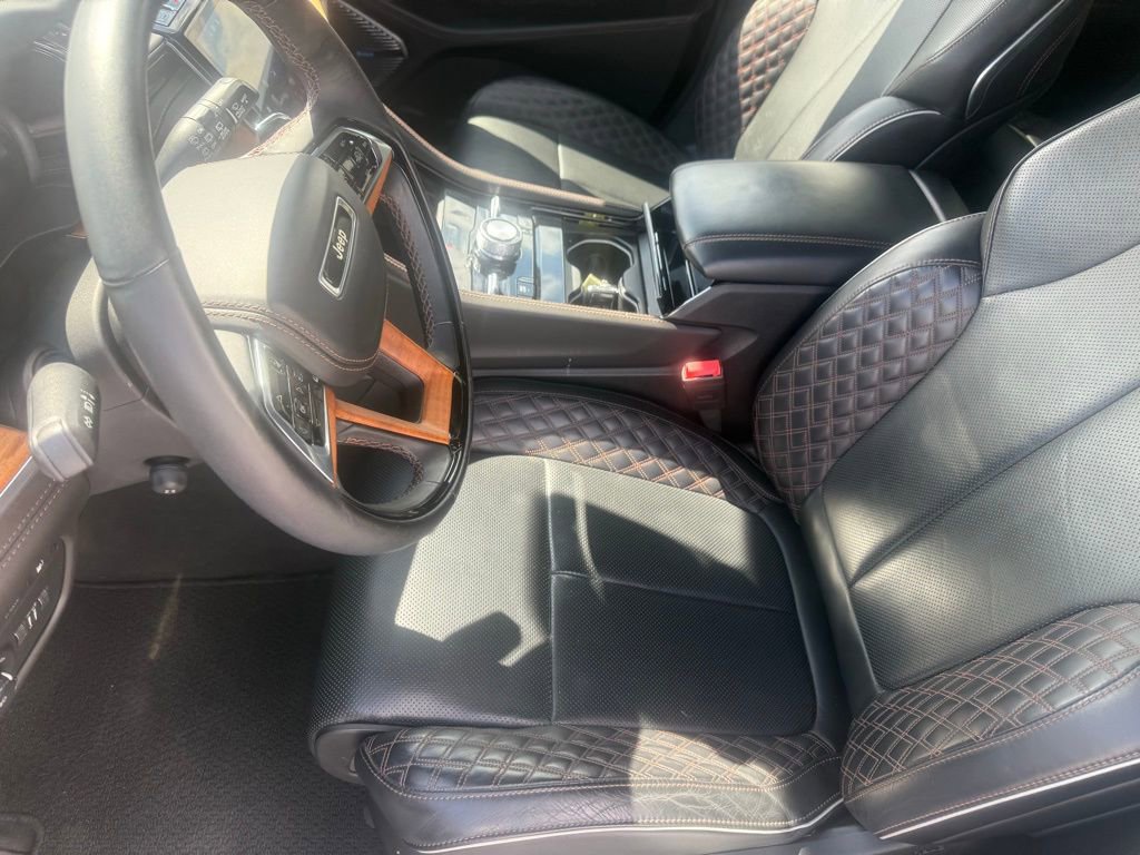 Used 2022 Jeep Grand Cherokee Summit AWD/4WD image 14