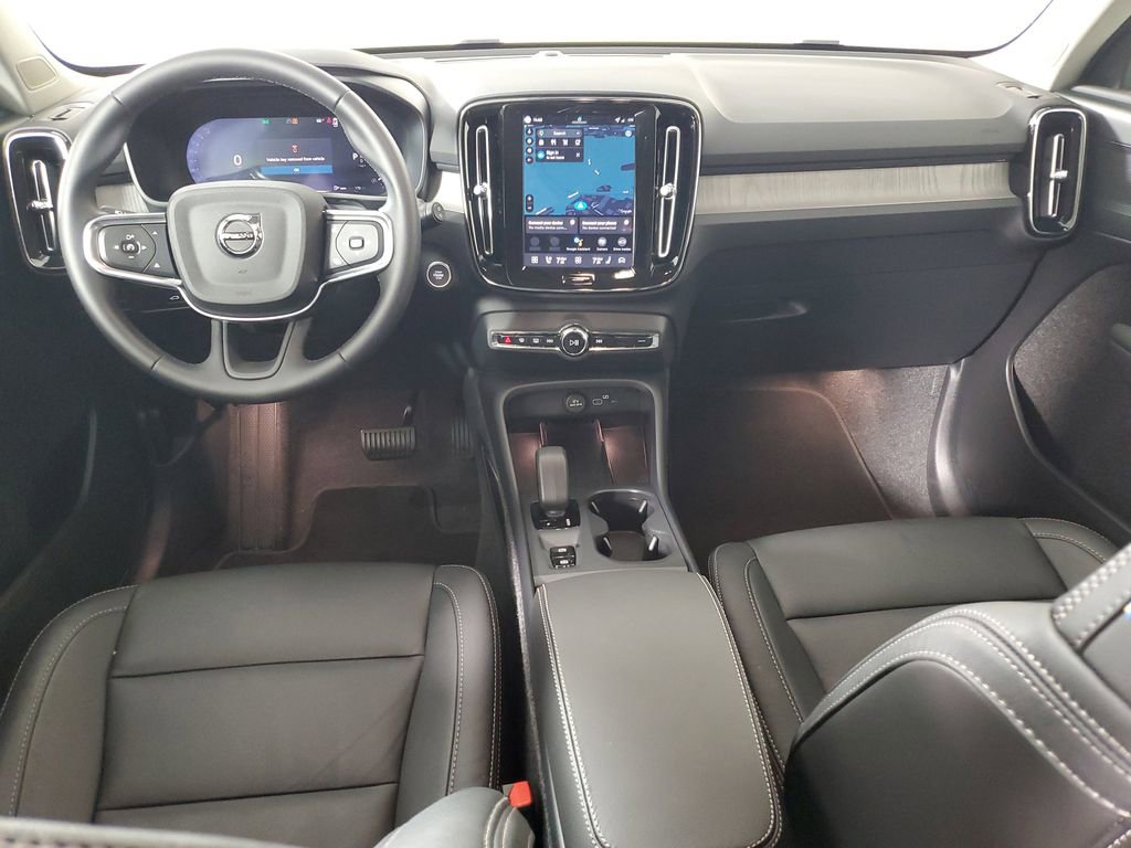 Certified 2026 Volvo XC40 B5 Core w/ Climate Package image 17