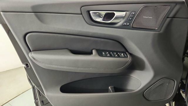 New 2026 Volvo XC60 B5 Plus w/ Climate Package AWD/4WD image 9