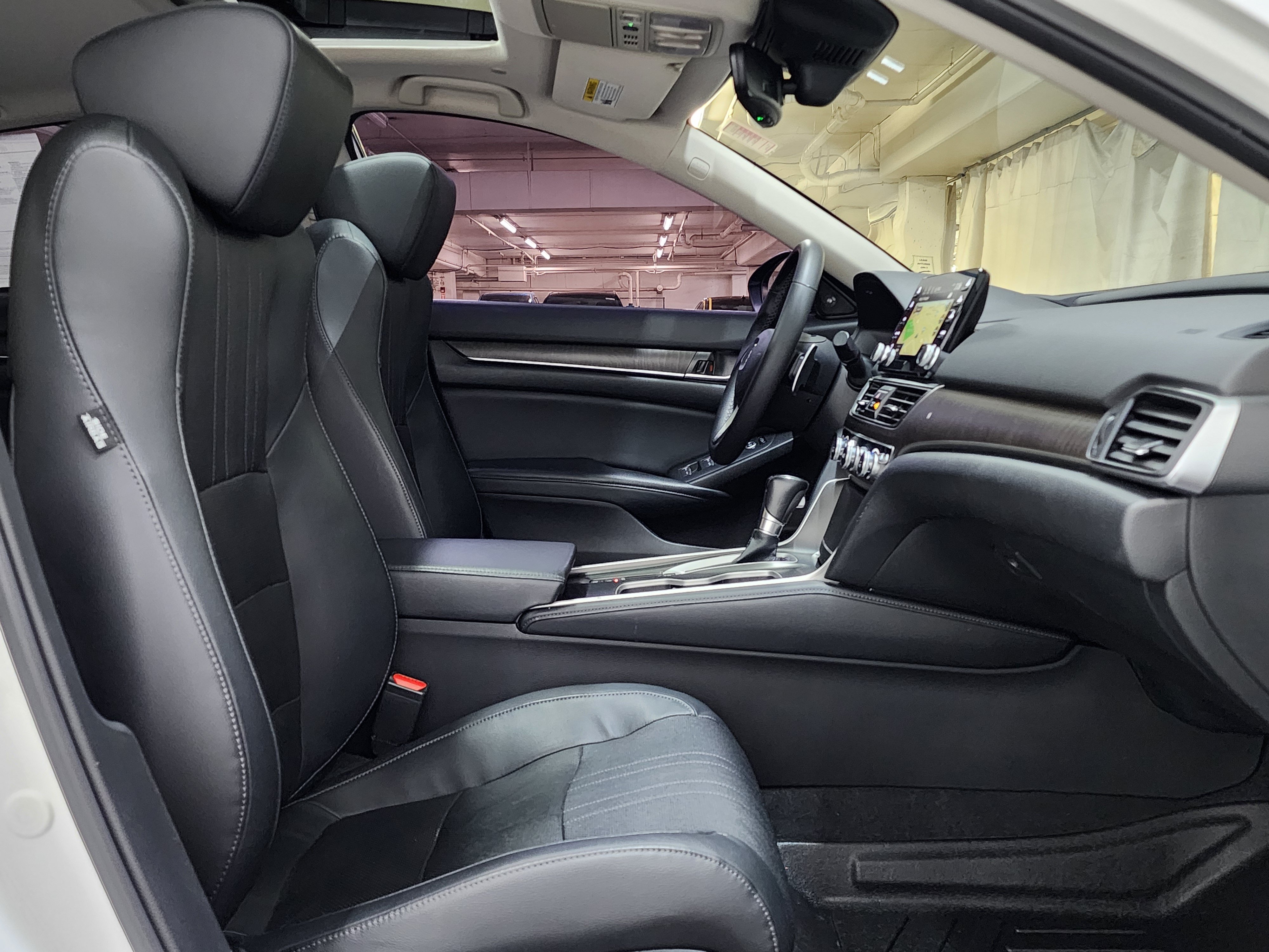 Used 2018 Honda Accord Touring image 23