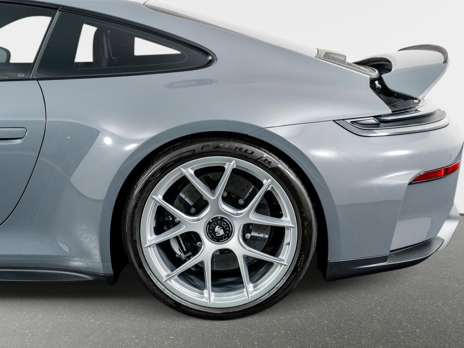 Used 2026 Porsche 911 GT3 w/ Lightweight Package In Black image 17