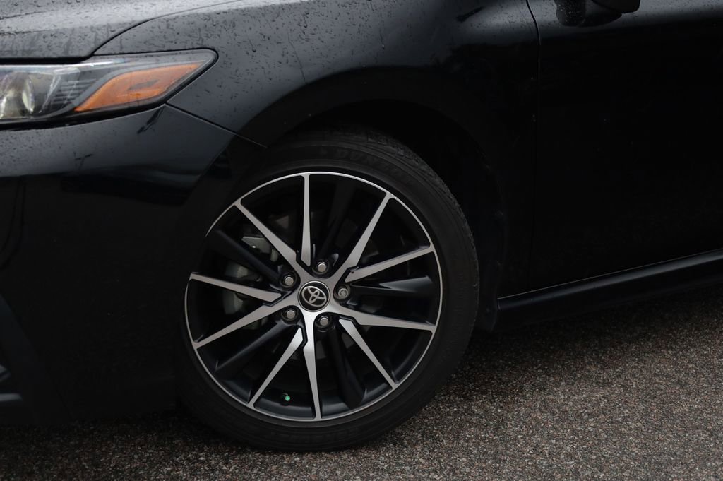 Used 2023 Toyota Camry SE FWD image 14