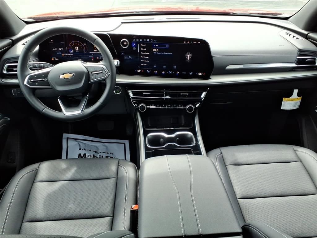 Used 2025 Chevrolet Traverse LT w/ Driver Confidence Package FWD image 23