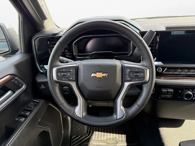 Used 2025 Chevrolet Silverado 1500 LT image 12