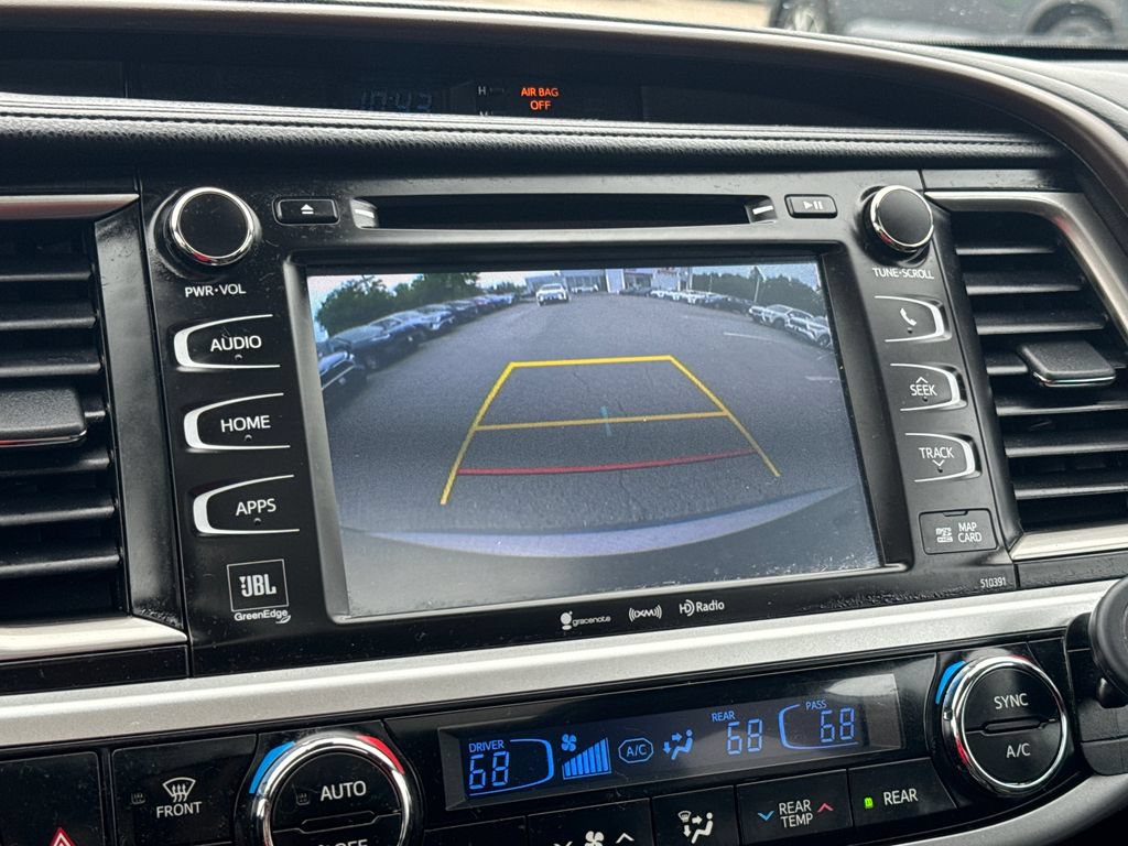 Used 2019 Toyota Highlander Limited AWD/4WD image 25