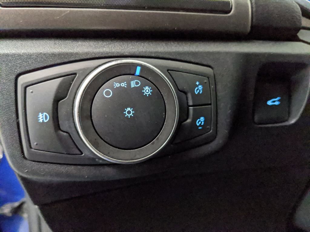 Used 2017 Ford Fusion SE w/ Equipment Group 601A image 14