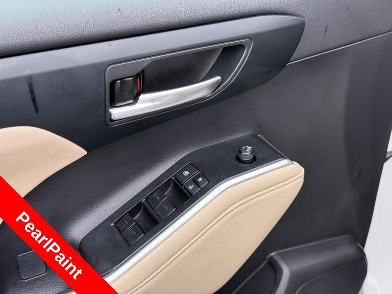 Used 2023 Toyota Highlander XLE AWD/4WD image 19