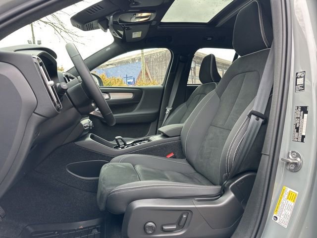 New 2026 Volvo XC40 B5 Ultra w/ Climate Package AWD/4WD image 13