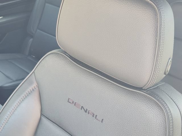 Used 2022 GMC Yukon Denali w/ Denali Premium Package AWD/4WD image 15