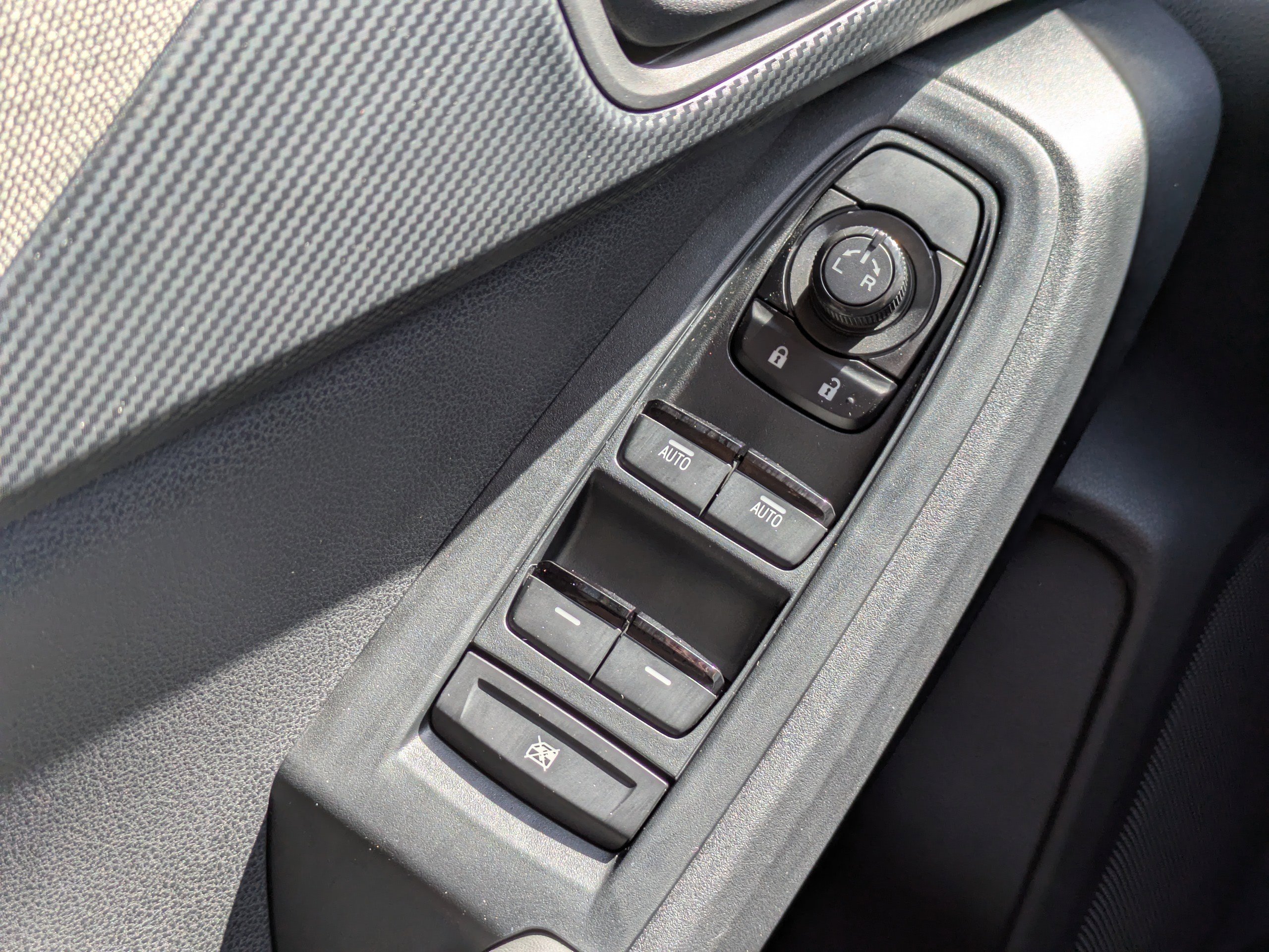 Used 2024 Subaru Crosstrek 2.0i Premium image 25