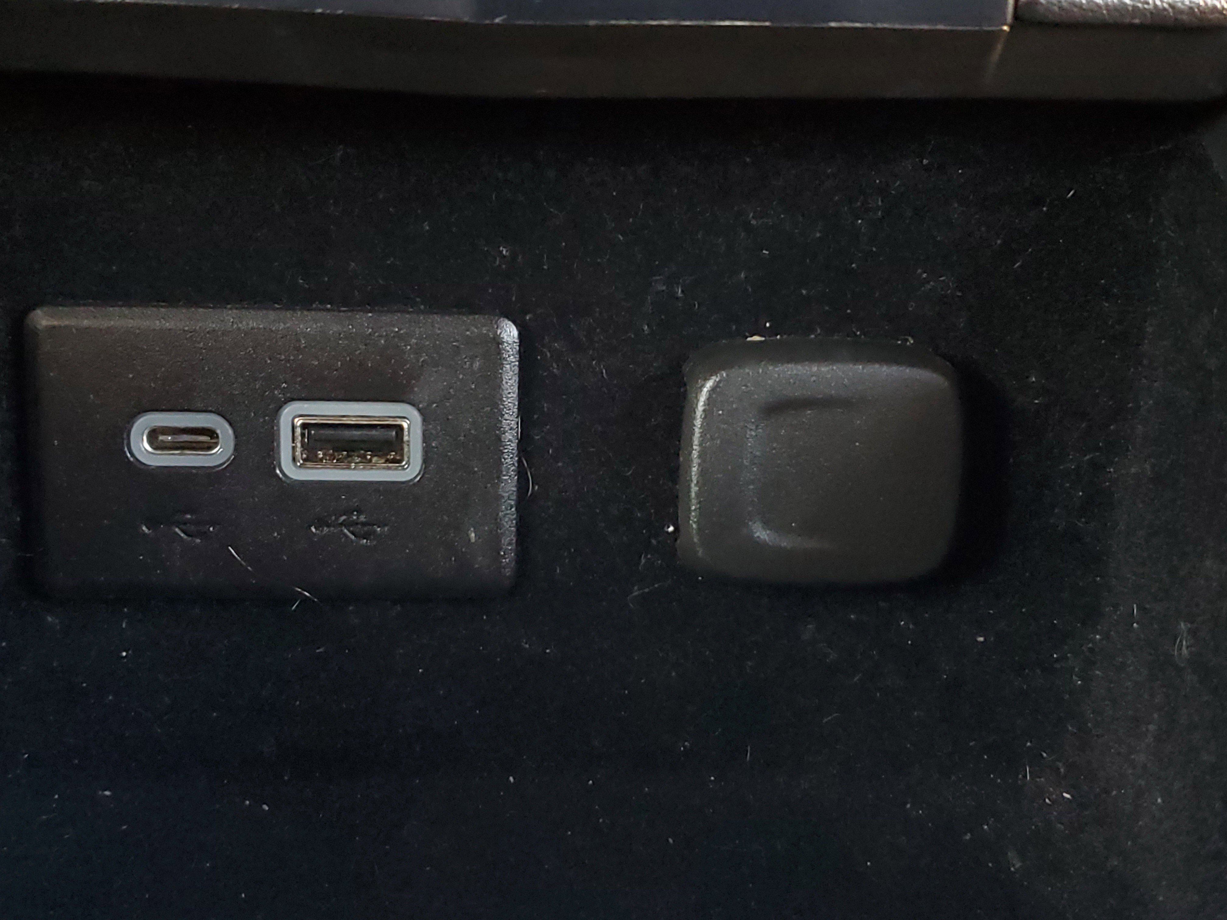 Used 2022 Cadillac XT4 Sport w/ Enhanced Visibility Package image 29