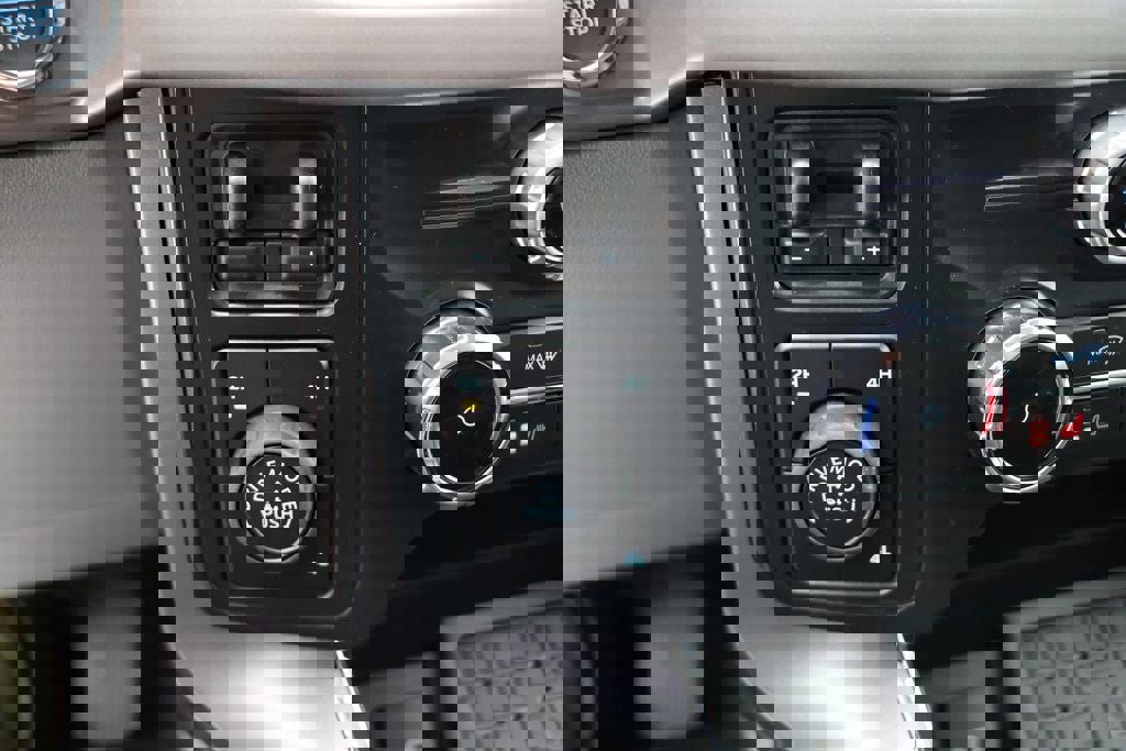 New 2025 Ford F150 XLT w/ Equipment Group 302A MID image 15