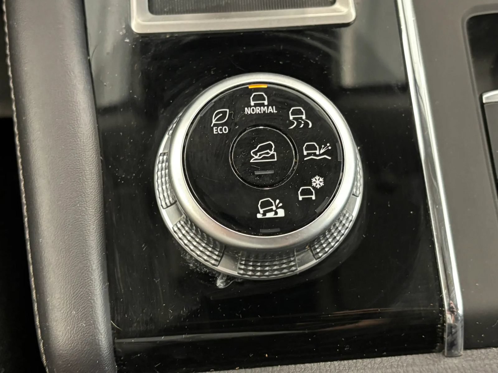 Used 2024 Mitsubishi Outlander ES AWD/4WD image 43