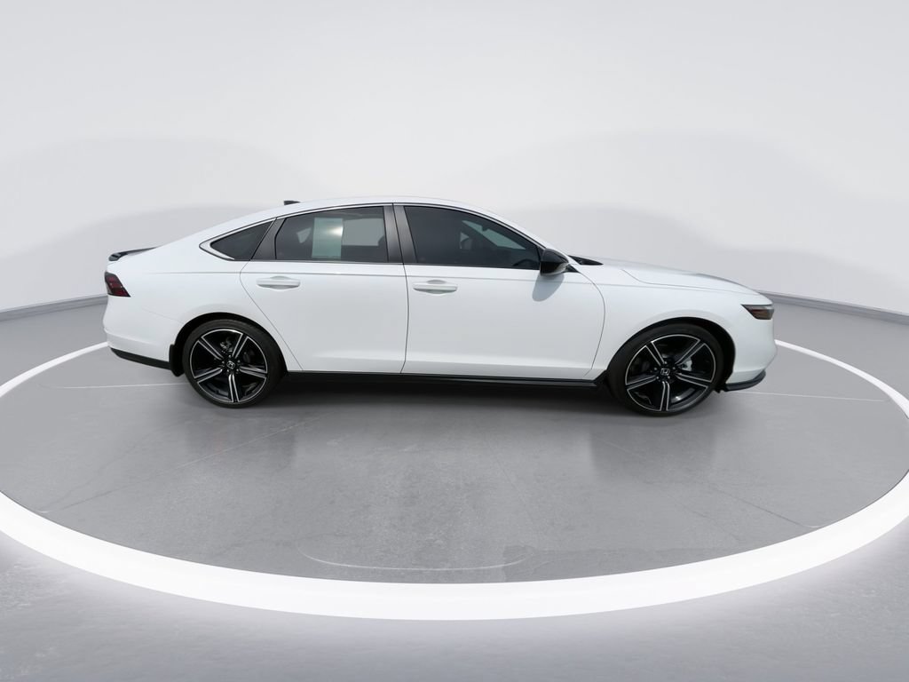 Used 2025 Honda Accord Sport image 9
