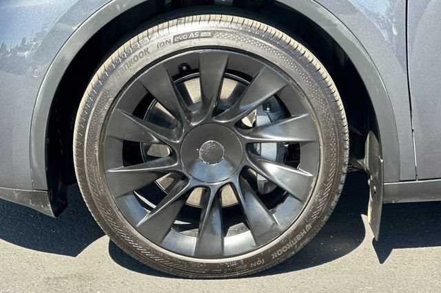 Used 2021 Tesla Model Y Long Range AWD/4WD image 29