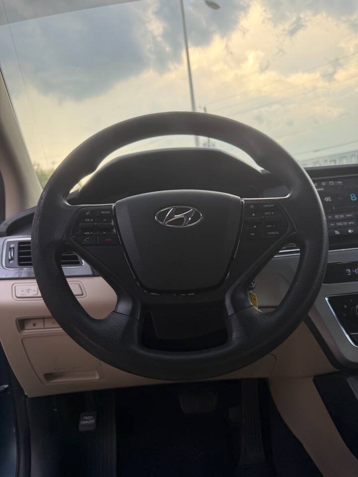 Used 2017 Hyundai Sonata SE FWD image 18