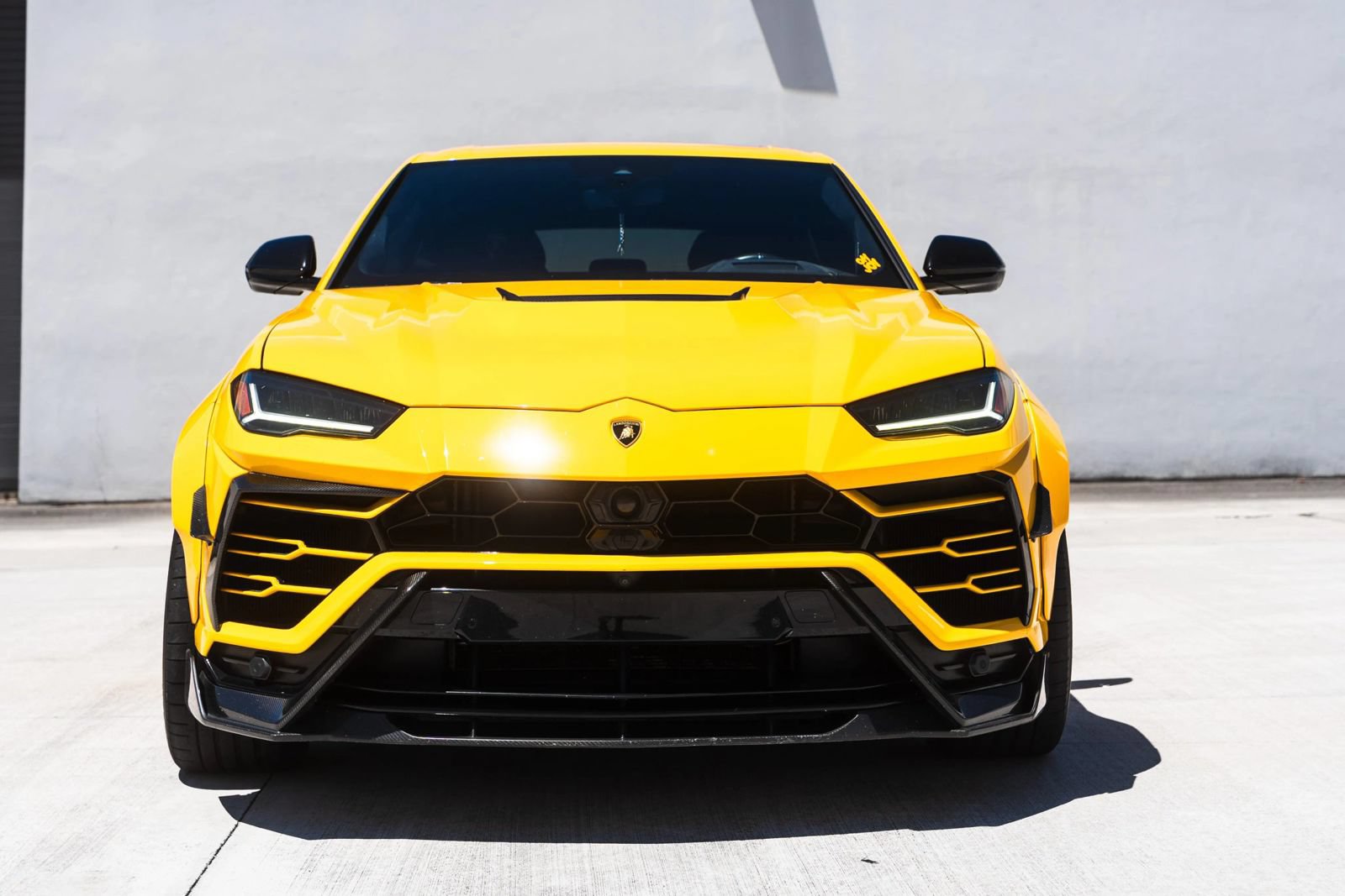 Used 2021 Lamborghini Urus AWD/4WD image 2