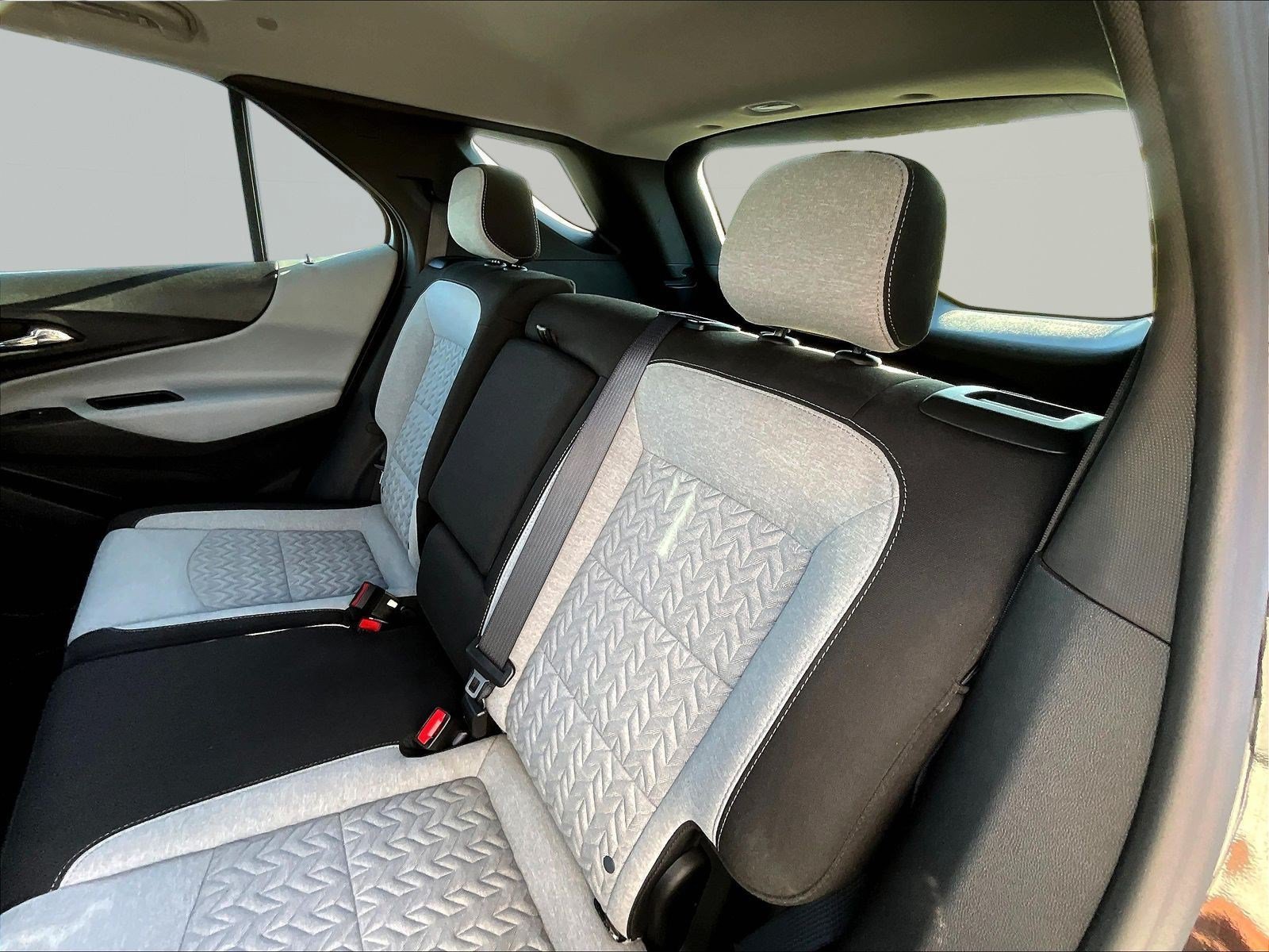 Used 2024 Chevrolet Equinox LS w/ Driver Confidence II Package FWD image 22