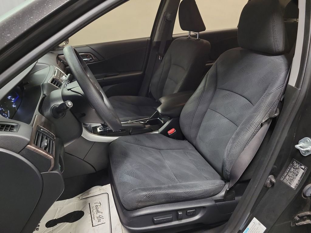 Used 2017 Honda Accord Base image 13