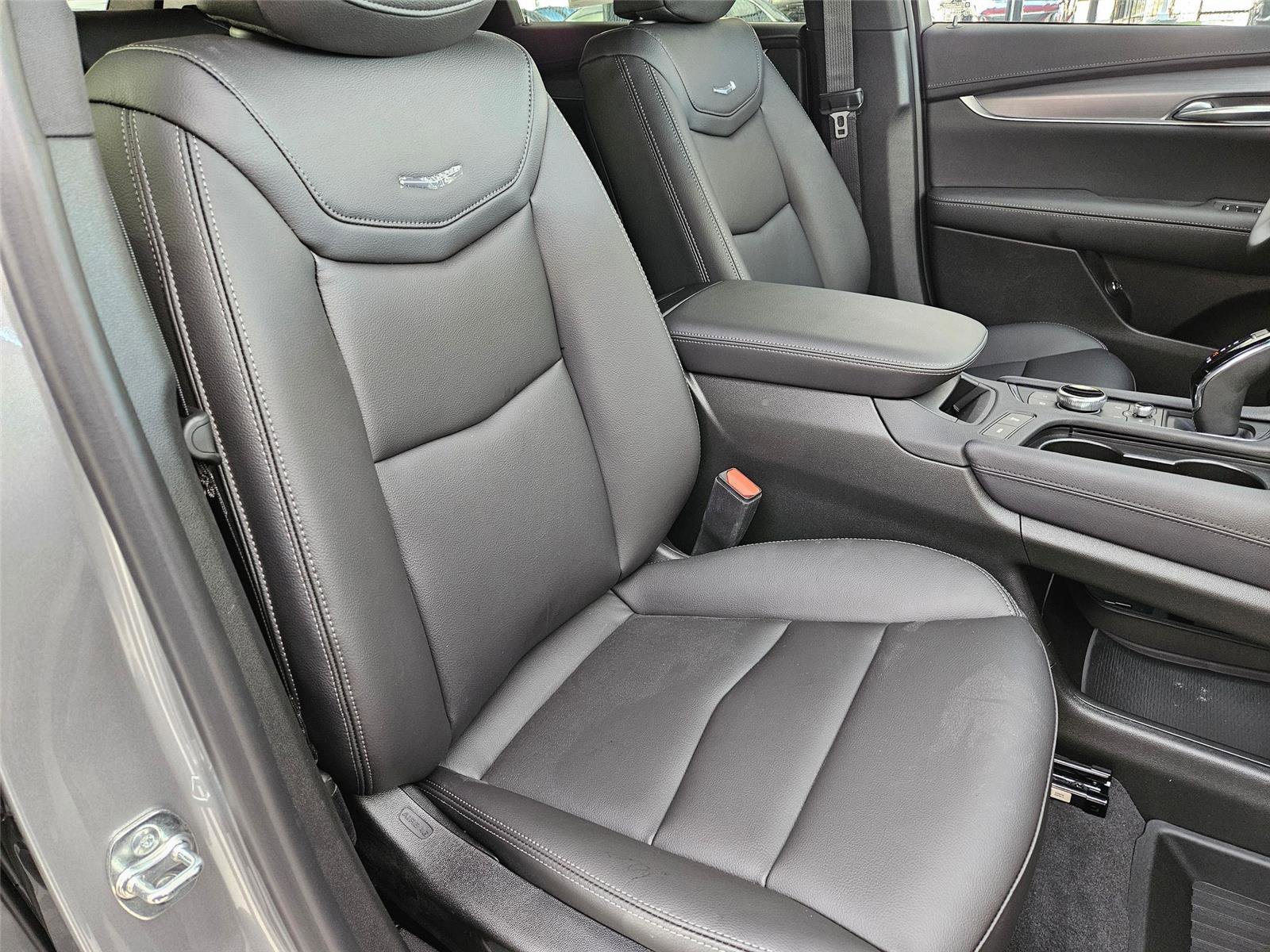 New 2026 Cadillac XT5 Luxury w/ LPO, Floor Liner Package FWD image 25