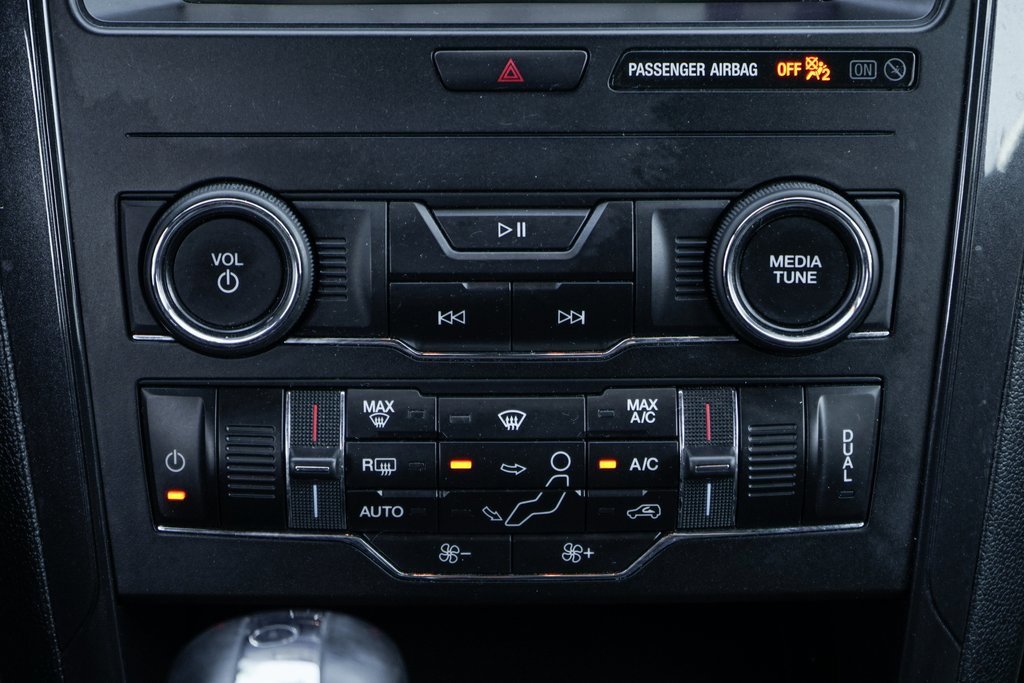 Used 2019 Ford Explorer XLT w/ Equipment Group 201A image 28