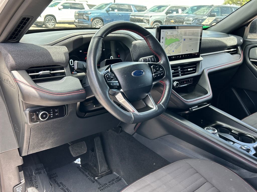 Used 2025 Ford Explorer ST-Line w/ ST-Line Street Pack AWD/4WD image 8