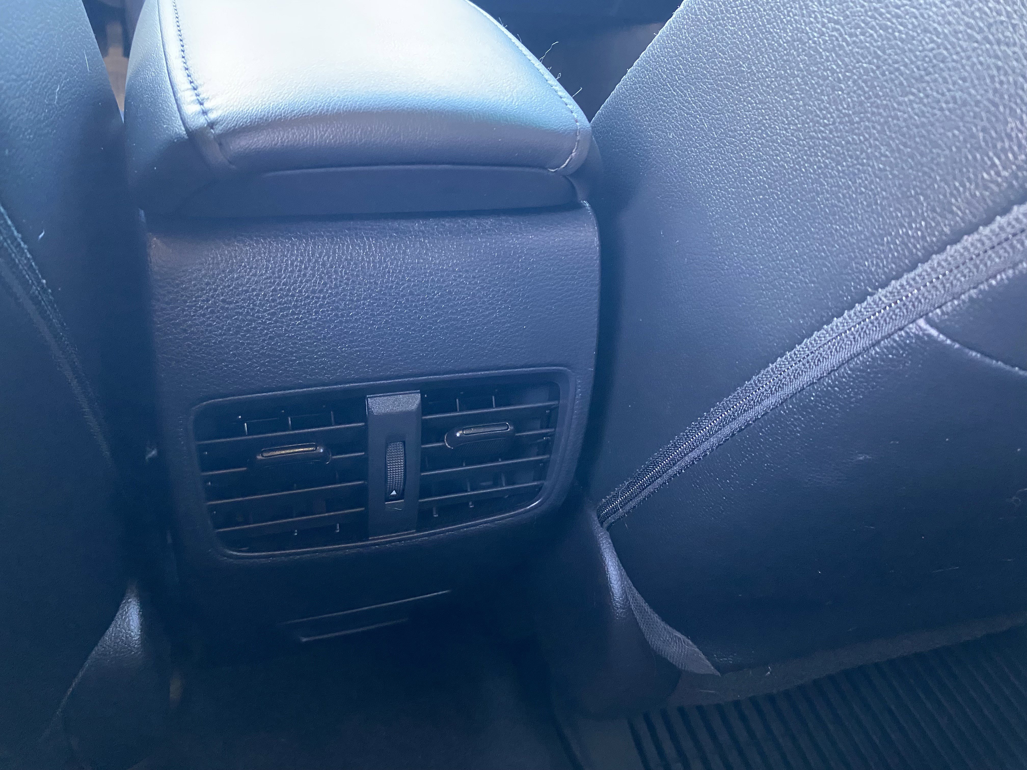 Used 2022 Toyota Corolla Cross XLE image 36