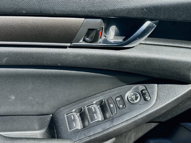 Used 2019 Honda Accord LX image 18