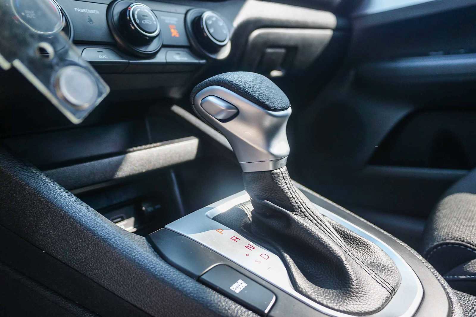 Used 2023 Kia Forte LXS w/ LXS Technology Package image 22