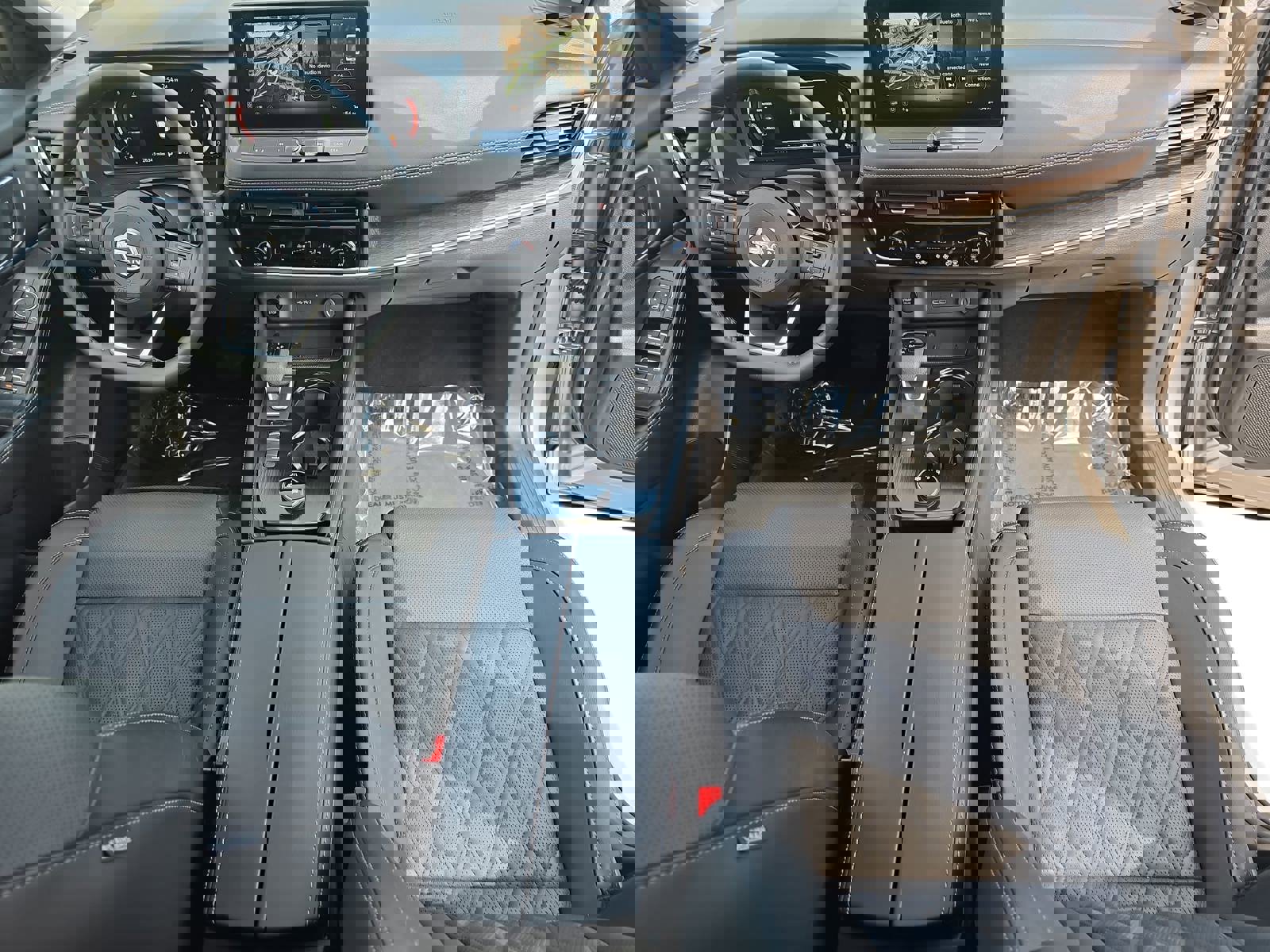 Used 2024 Nissan Rogue Platinum image 9