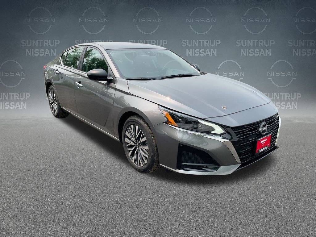 Used 2025 Nissan Altima 2.5 SV image 16