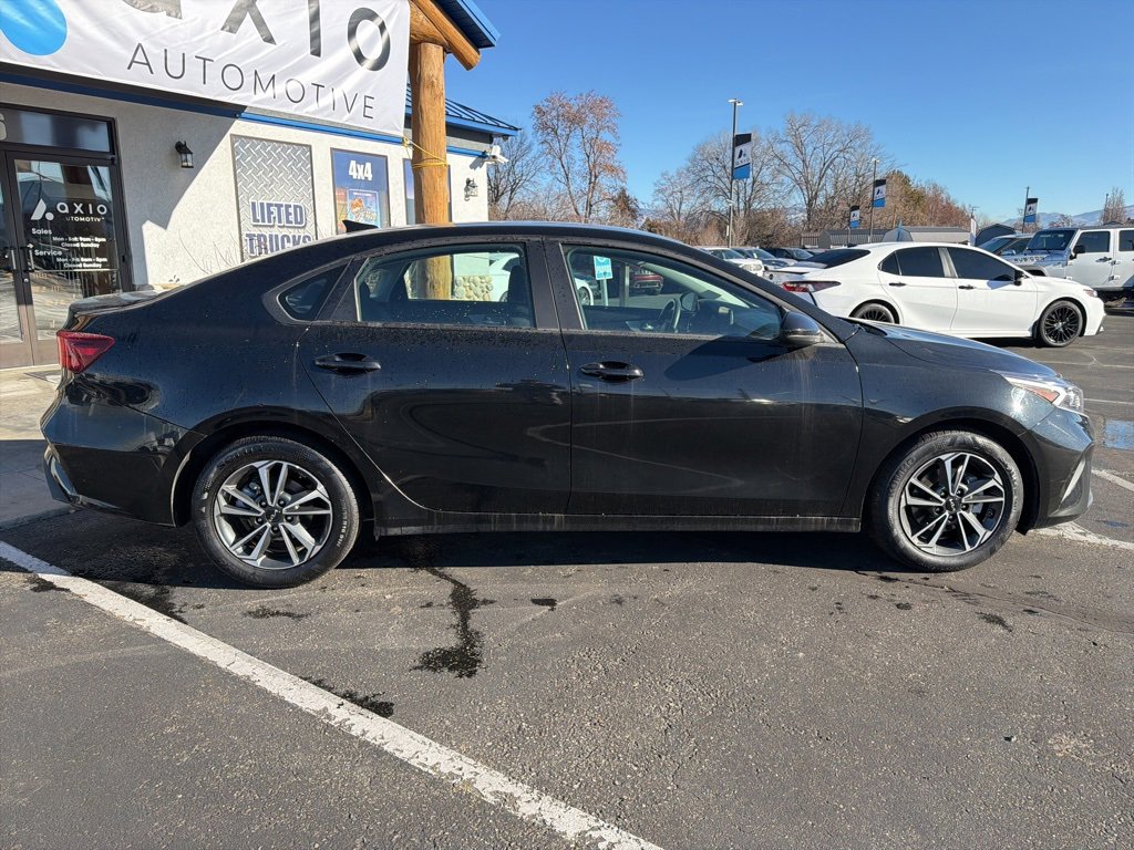 Used 2024 Kia Forte LXS image 9
