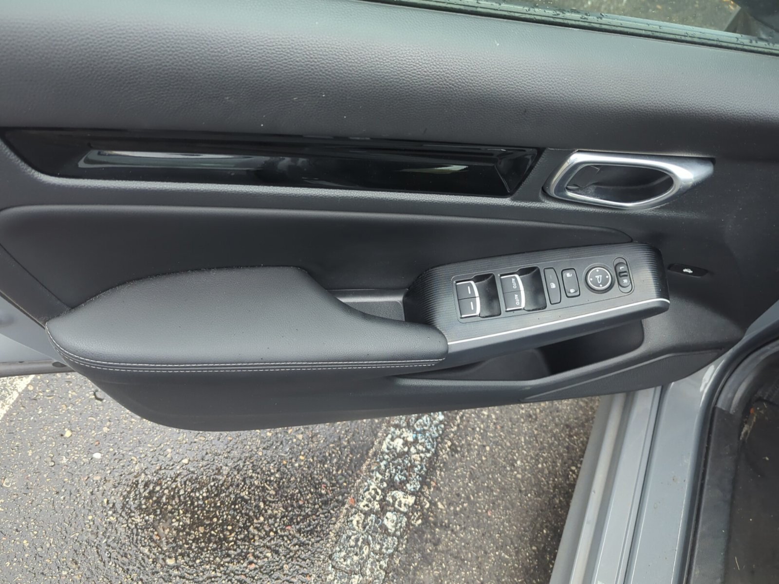 Certified 2025 Honda Civic Sport Touring image 5