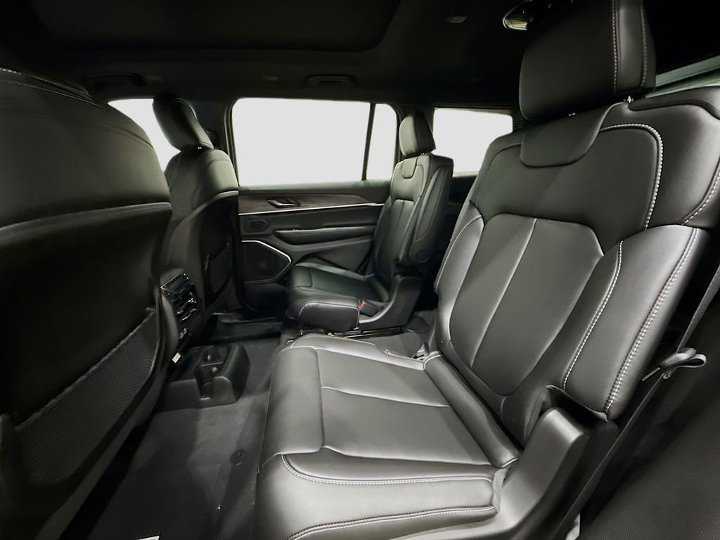 New 2025 Jeep Grand Cherokee L Limited w/ Black Appearance Package image 11
