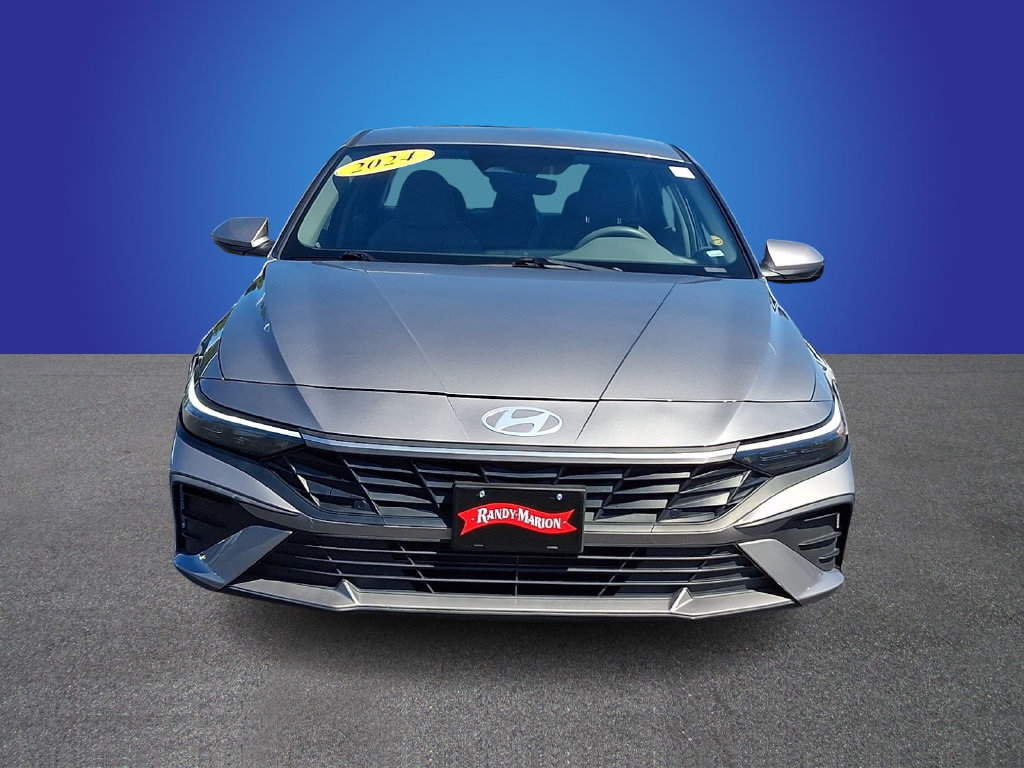 Used 2024 Hyundai Elantra SEL FWD image 2