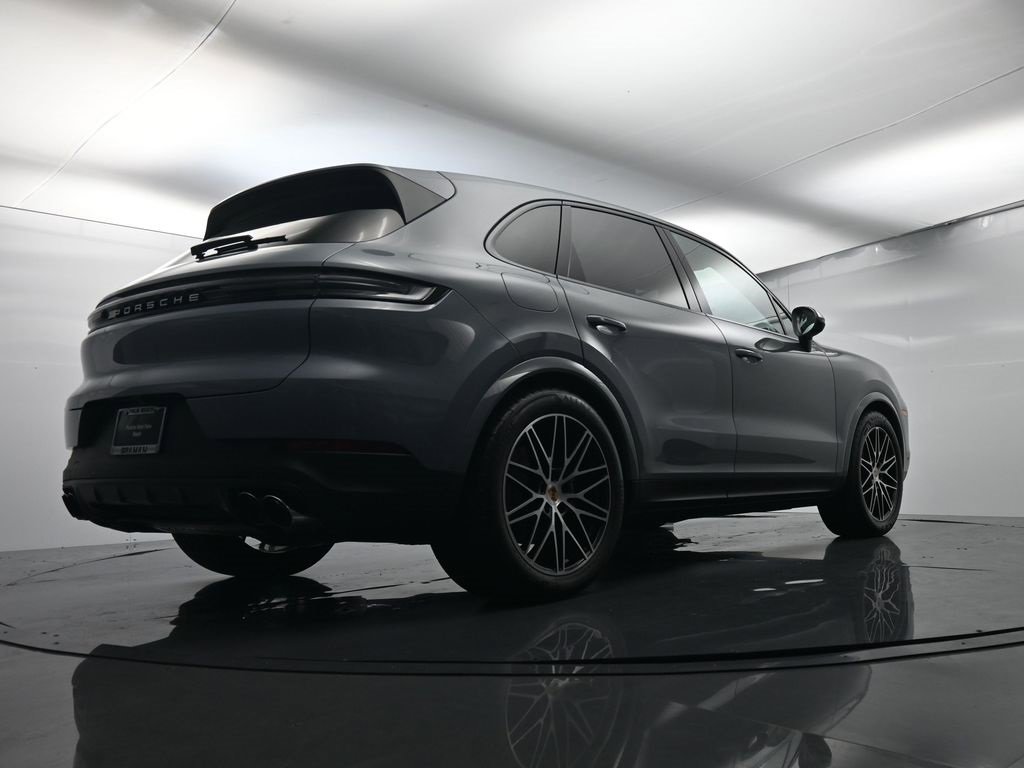 Used 2025 Porsche Cayenne S image 50