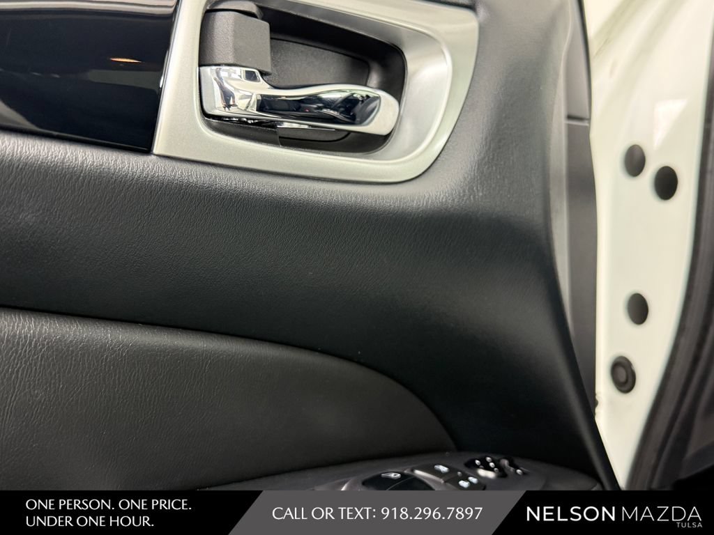 Used 2018 Nissan Pathfinder S FWD image 20