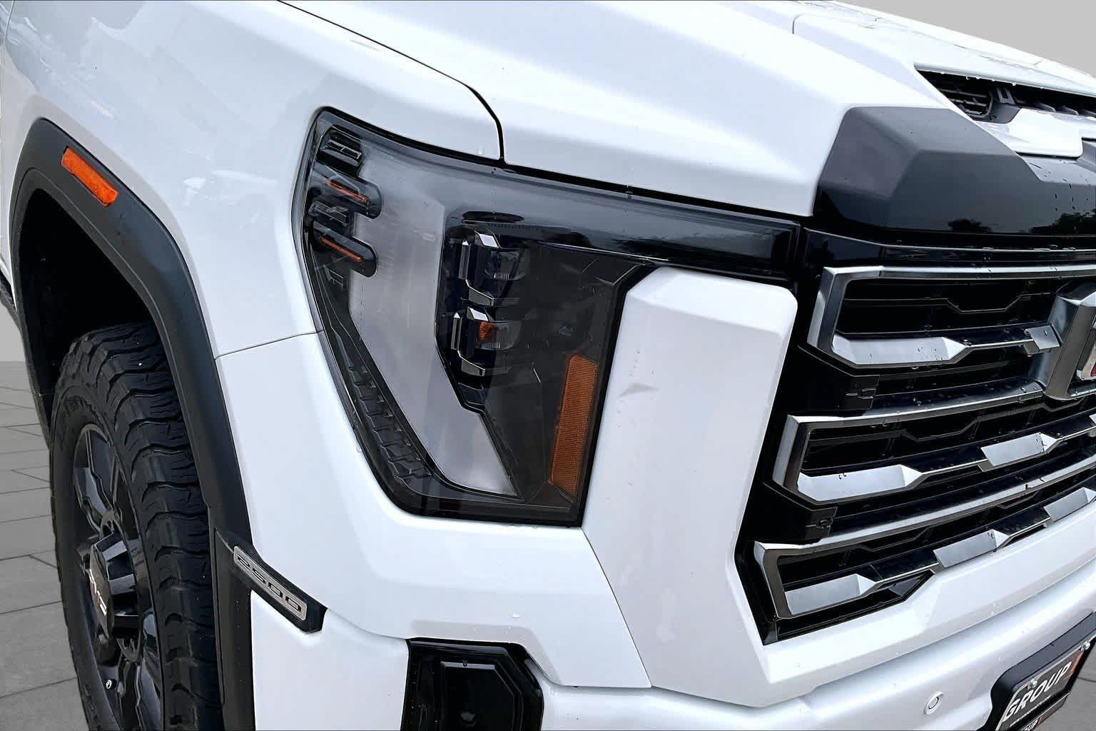 Used 2025 GMC Sierra 2500 AT4 w/ AT4 Premium Plus Package AWD/4WD image 26