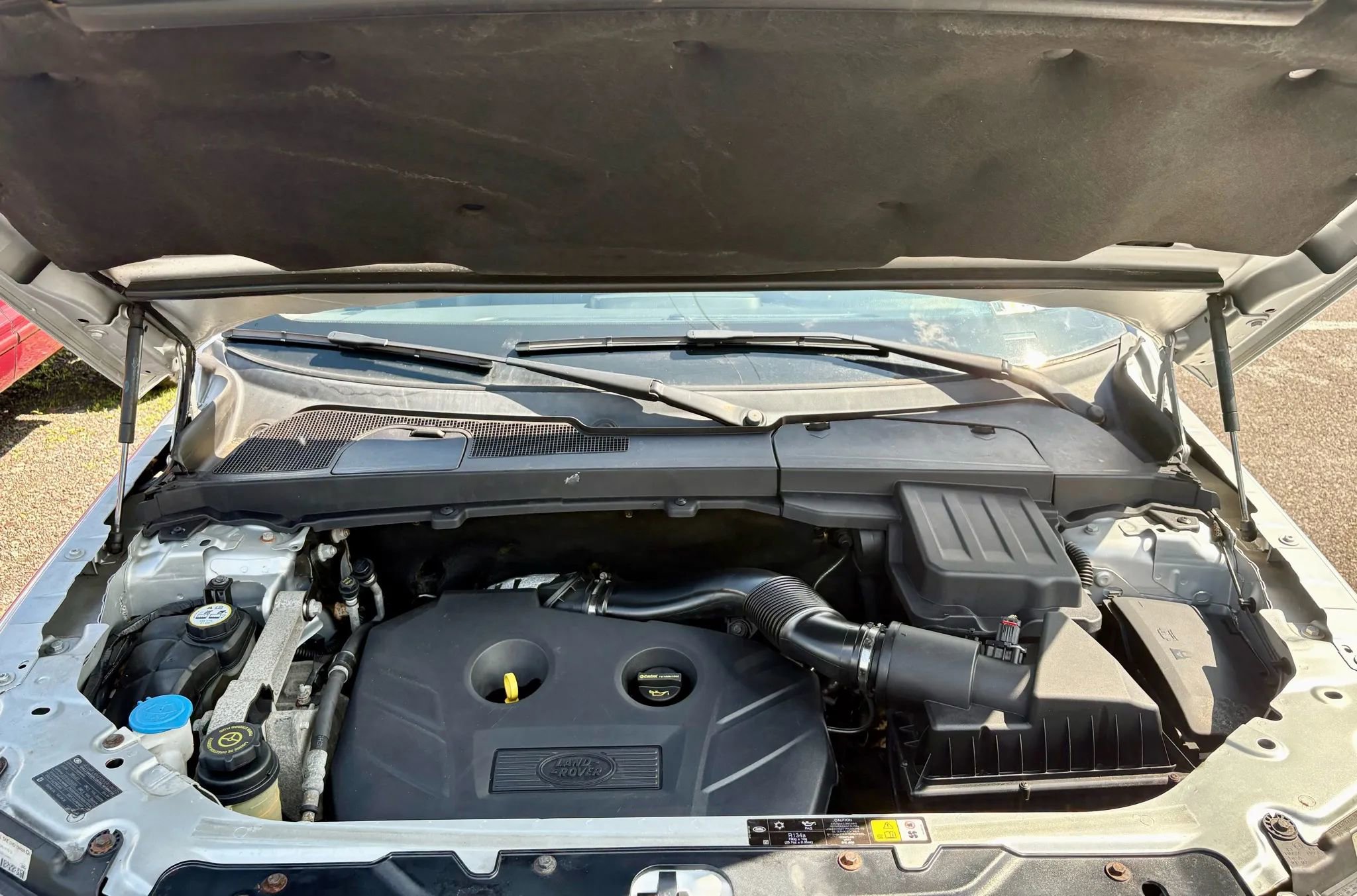 Used 2014 Land Rover LR2 HSE image 9