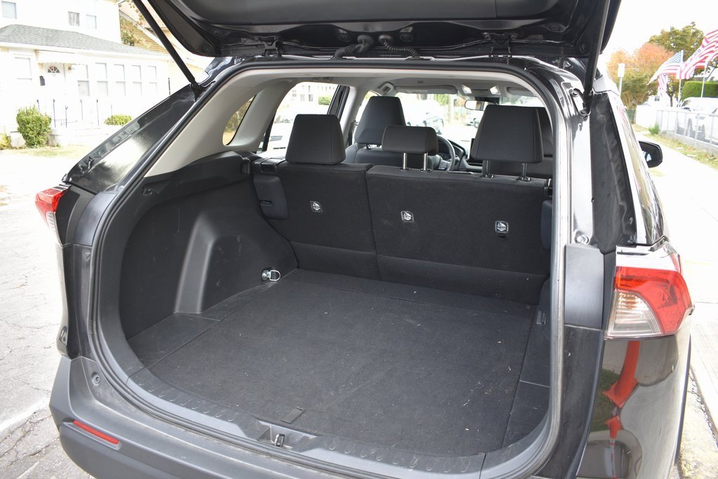 Used 2025 Toyota RAV4 LE image 33