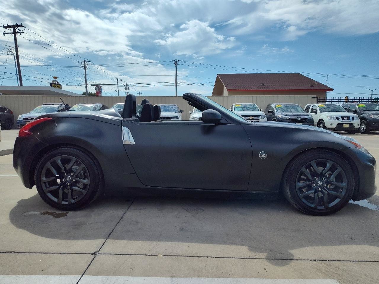 Used 2015 Nissan 370Z Roadster RWD image 3