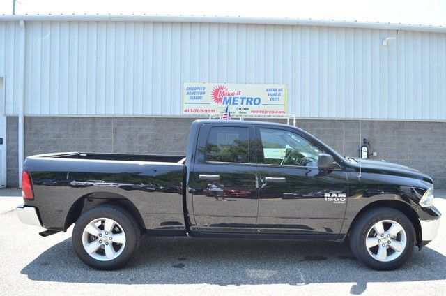 Used 2024 RAM 1500 Classic SLT AWD/4WD image 9