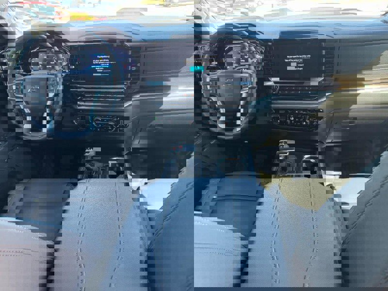 Used 2025 Chevrolet Silverado 1500 LT Trail Boss w/ Convenience Package II image 12